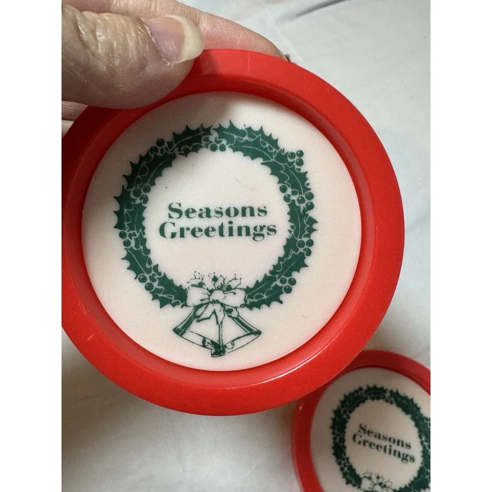 Vintage Christmas Coasters Plastic Seasons Greetings Set Of 4 Red Green White